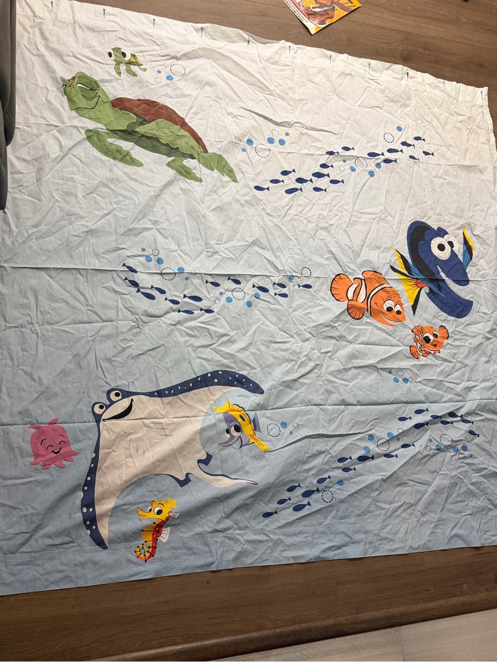 Pottery Barn Kids- Finding Nemo SHOWER CURTAIN